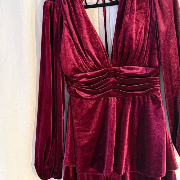 Elegant Burgundy Velvet Dress - Picture 2 of 7